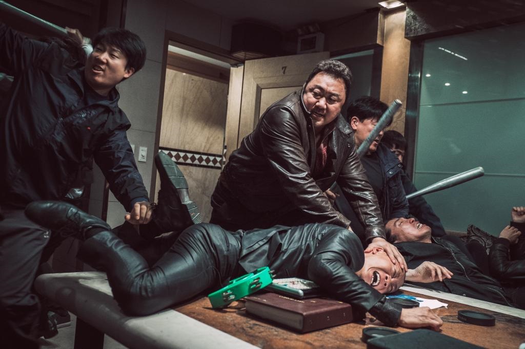 《犯罪都市2》再掀今年韓影高峰 盤點10部馬東石電影推薦：以《永恆族》進軍漫威 《極惡對決》拚拳頭也鬥智